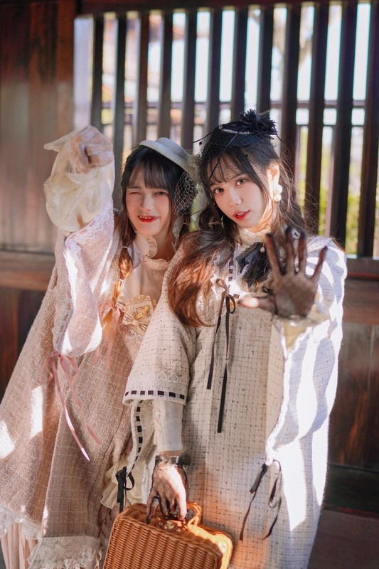 西洋姐妹花 - 兔子zzz不吃胡萝卜